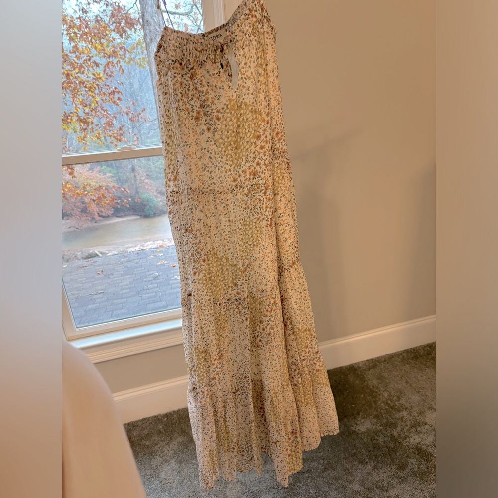 Spaghetti strap tie maxi dress